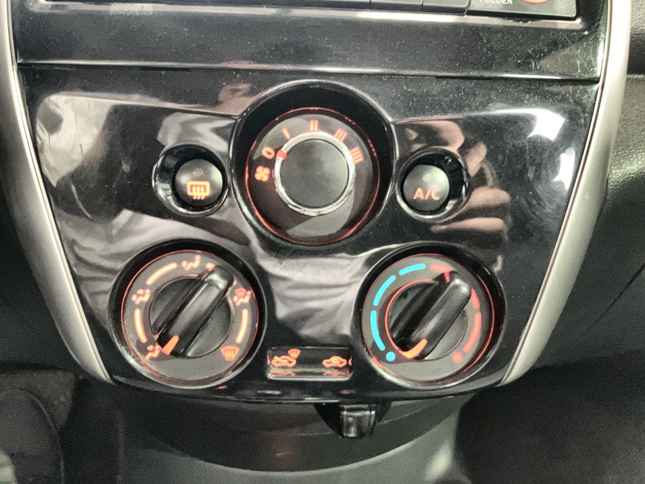 2018 Nissan VERSA ADVANCE AT AC