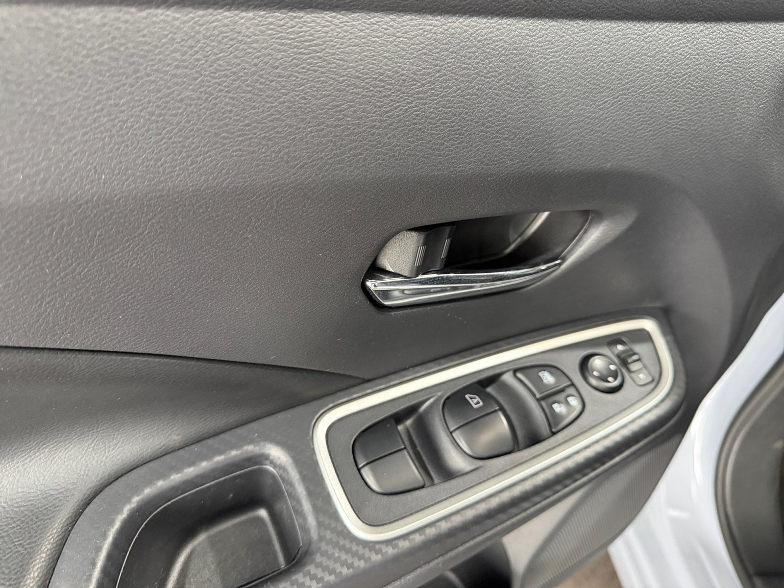 2024 Nissan VERSA SR CVT 24