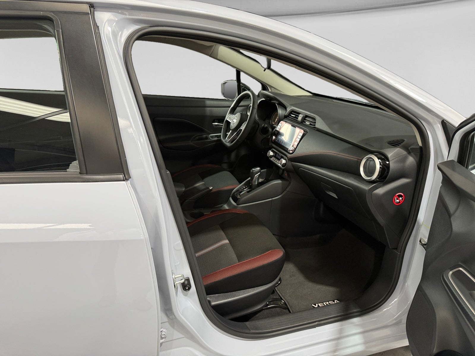 2024 Nissan VERSA SR CVT 24