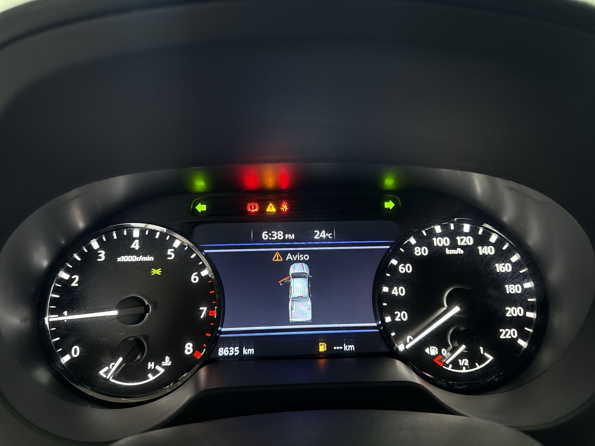 2025 Nissan FRONTIER XE TM 25