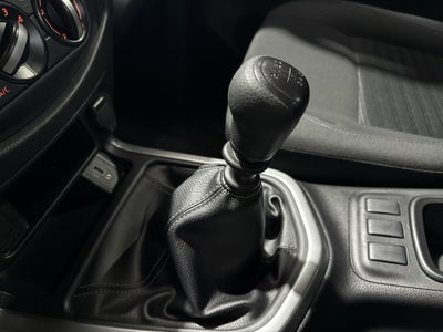 2025 Nissan FRONTIER XE TM 25