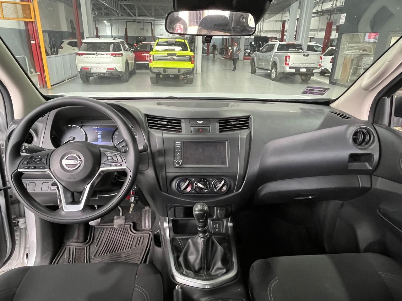 2025 Nissan FRONTIER XE TM 25