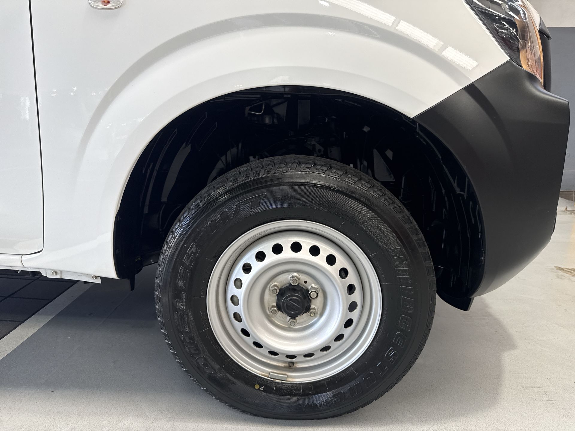 2023 Nissan NP300 CHASIS TM AC 23