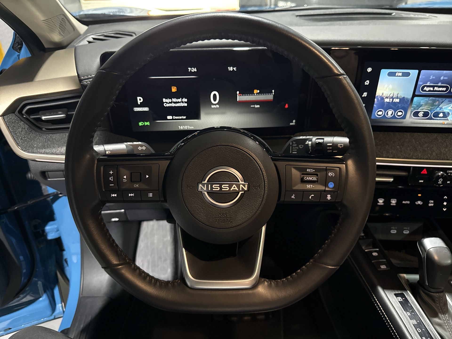 2025 Nissan KICKS PLATINUM CVT