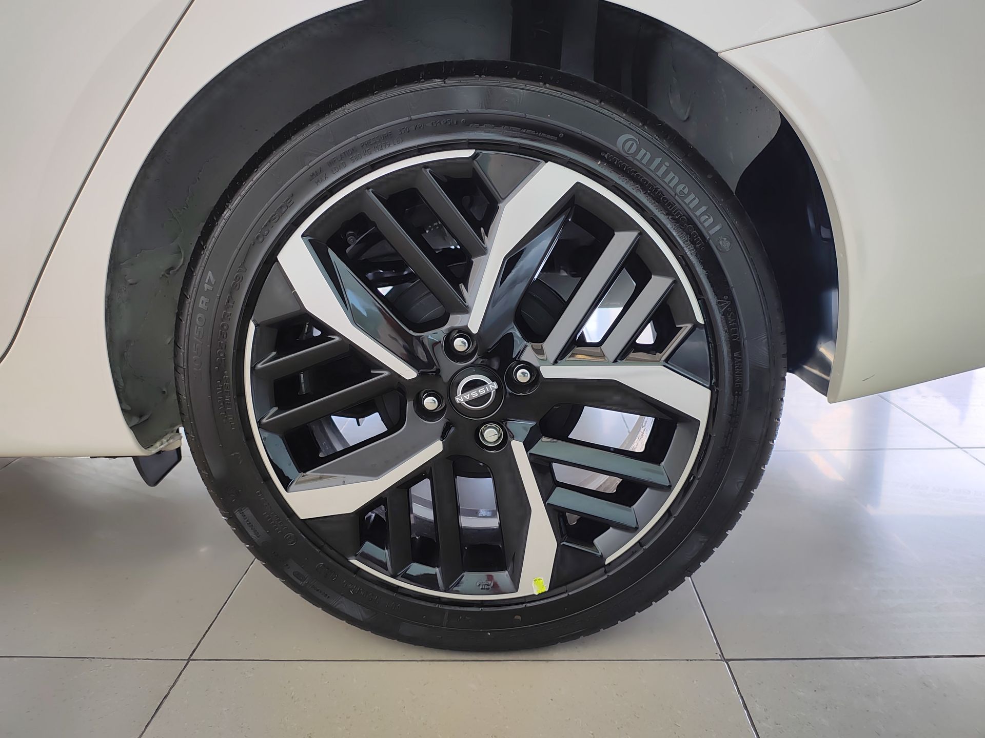 2025 Nissan VERSA SR CVT 25