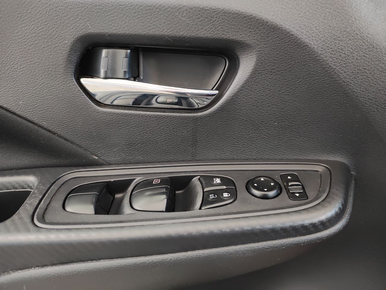 2020 Nissan VERSA PLATINUM CVT