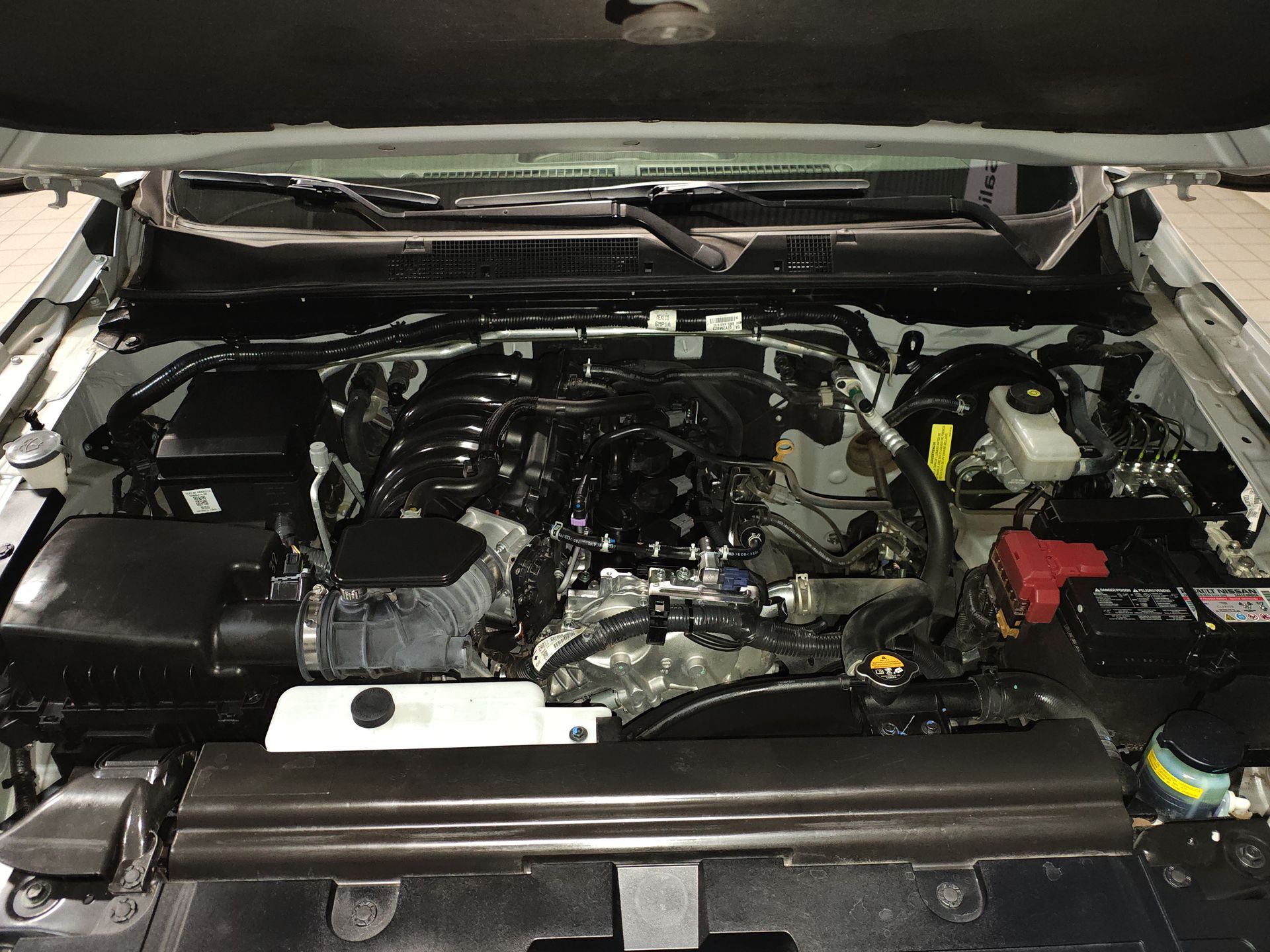 2024 Nissan FRONTIER FRONTIER LE TM 24