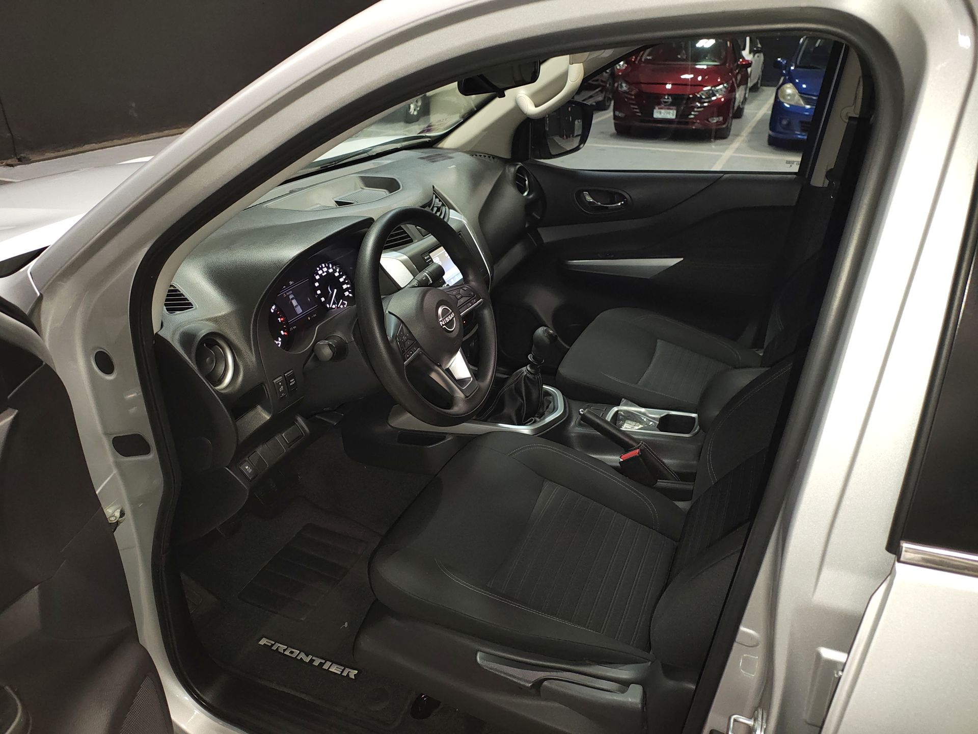 2024 Nissan FRONTIER FRONTIER LE TM 24