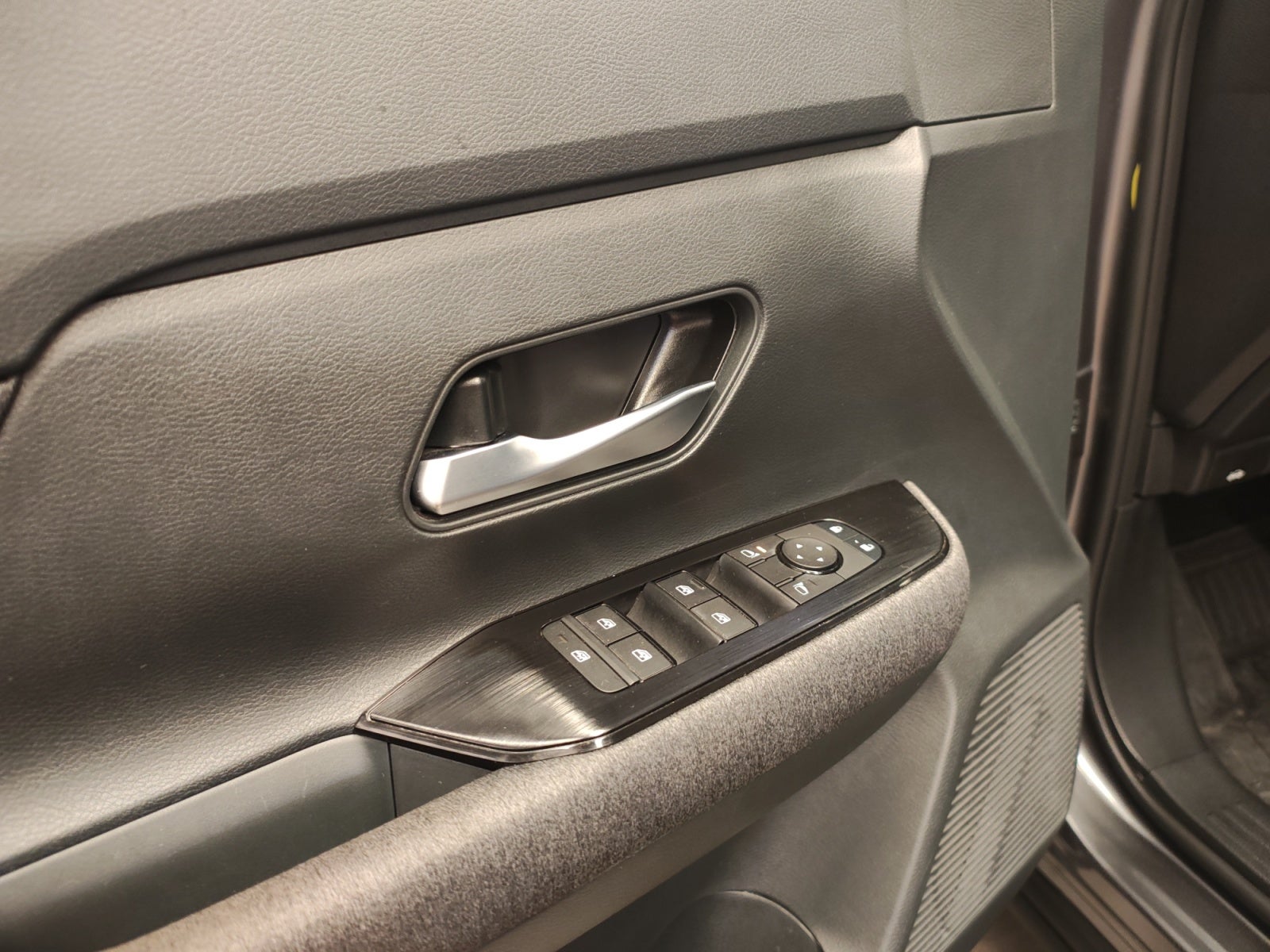 2025 Nissan KICKS ADVANCE CVT