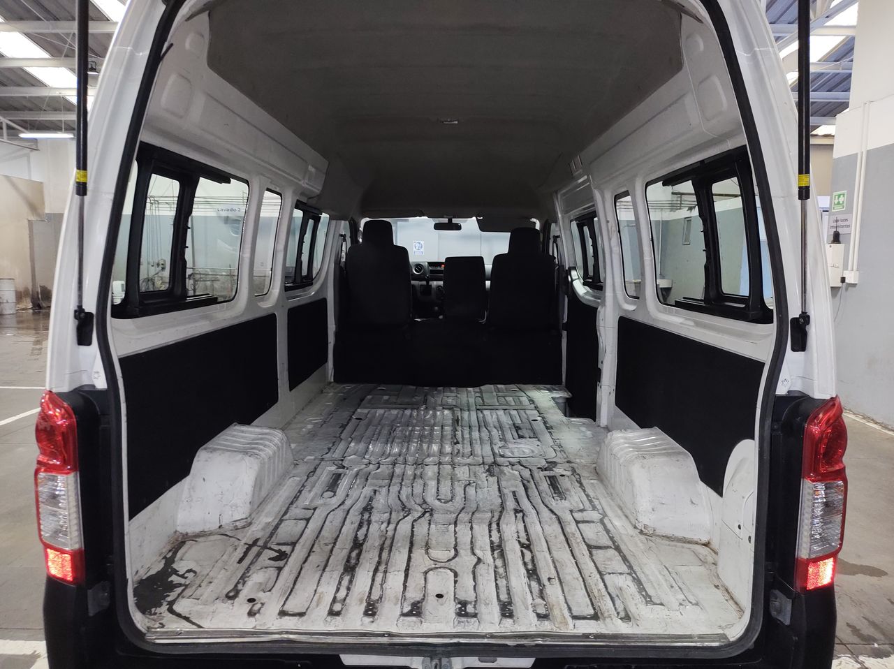 2021 Nissan URVAN PANEL 4 VENTANAS AMPLIA PAQ. SEG TM 21