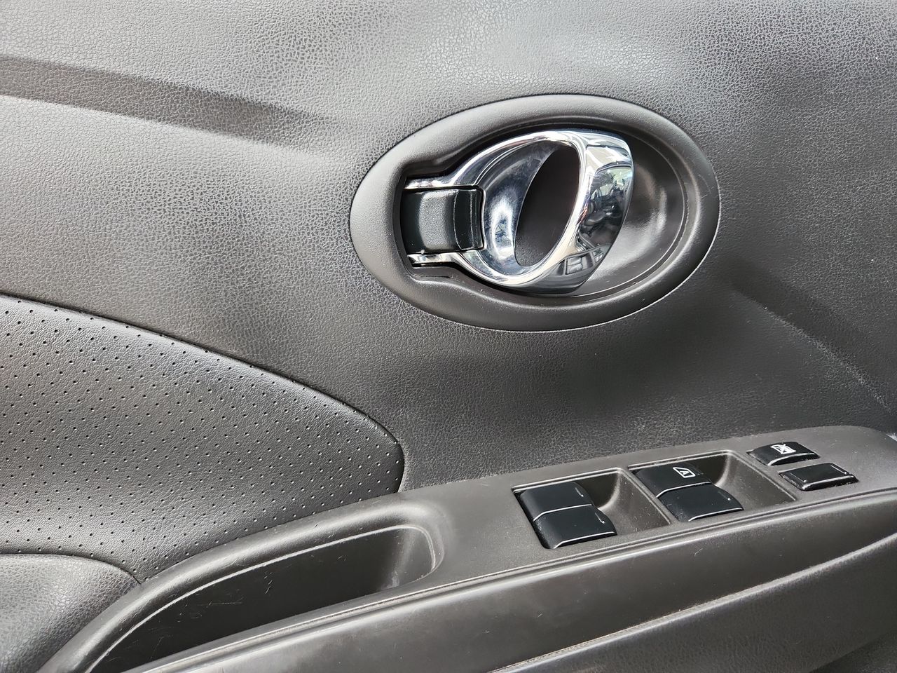 2019 Nissan VERSA EXCLUSIVE NAVI AT AC