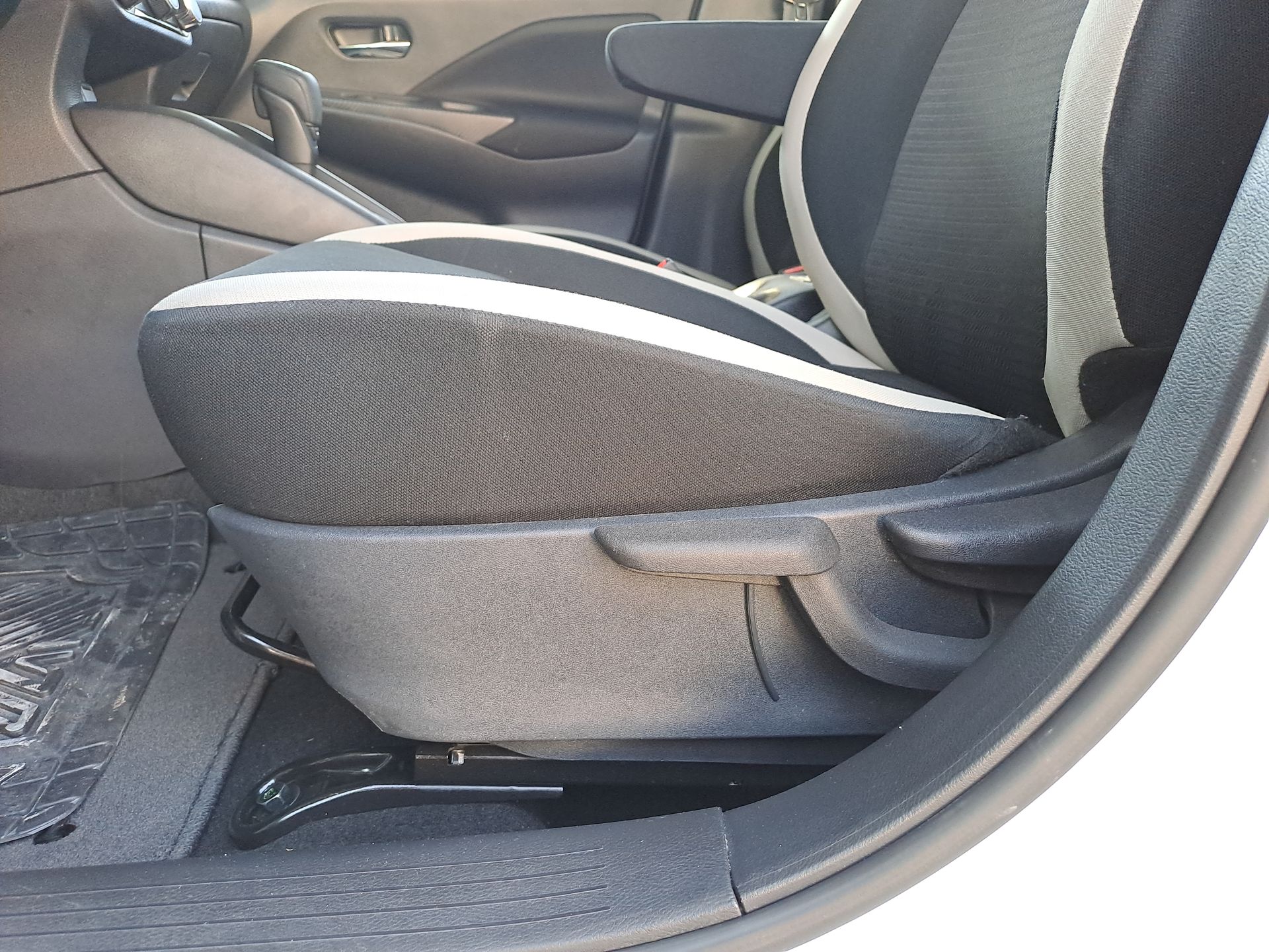 2022 Nissan VERSA ADVANCE CVT 22