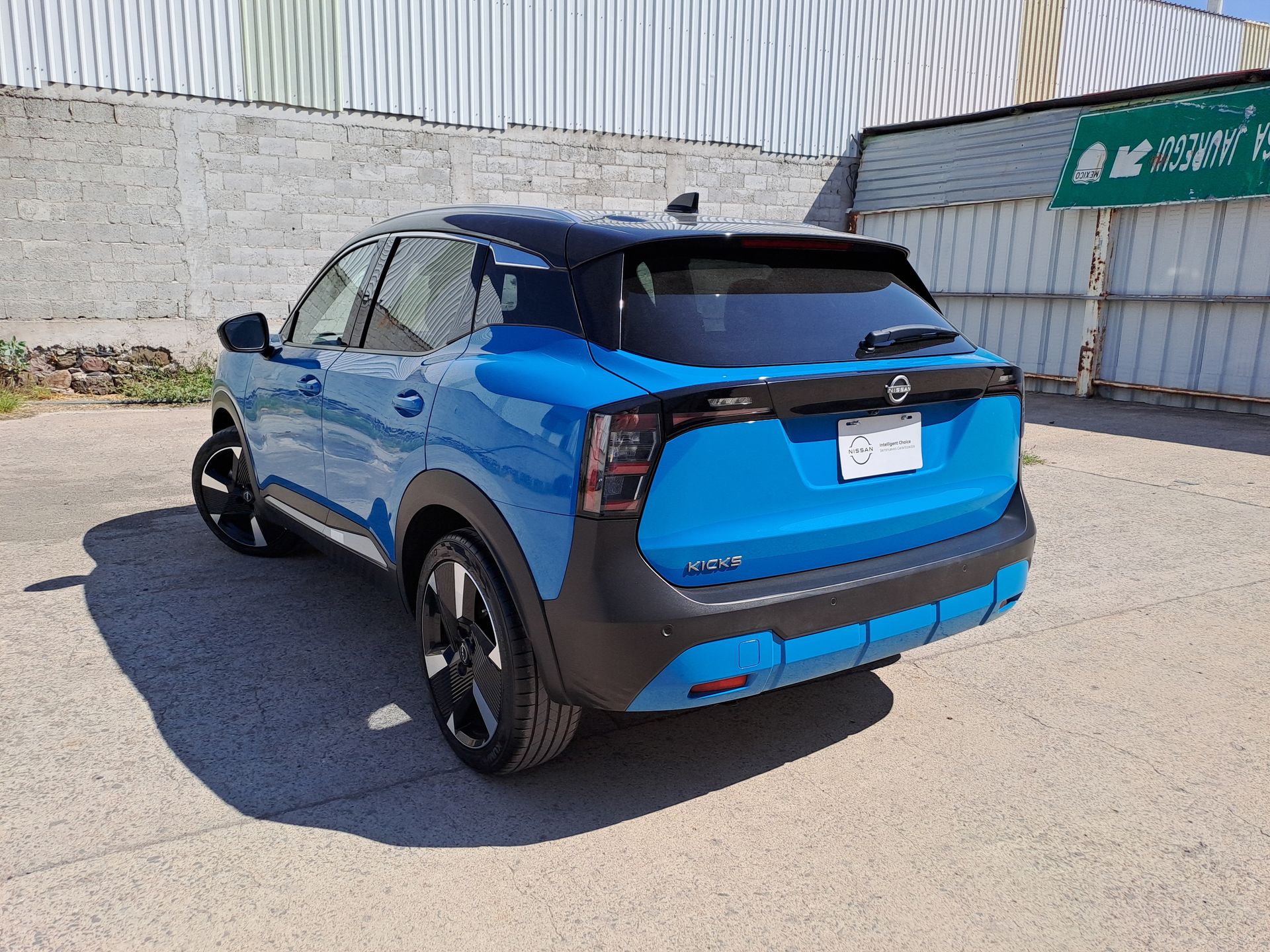 2025 Nissan KICKS PLATINUM CVT 25