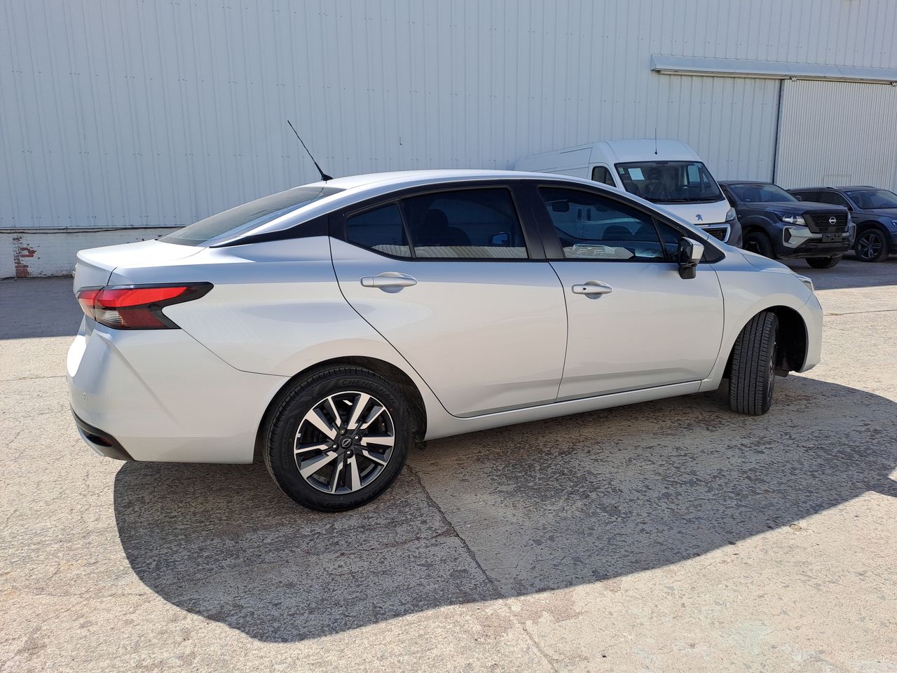 2023 Nissan VERSA ADVANCE CVT 23