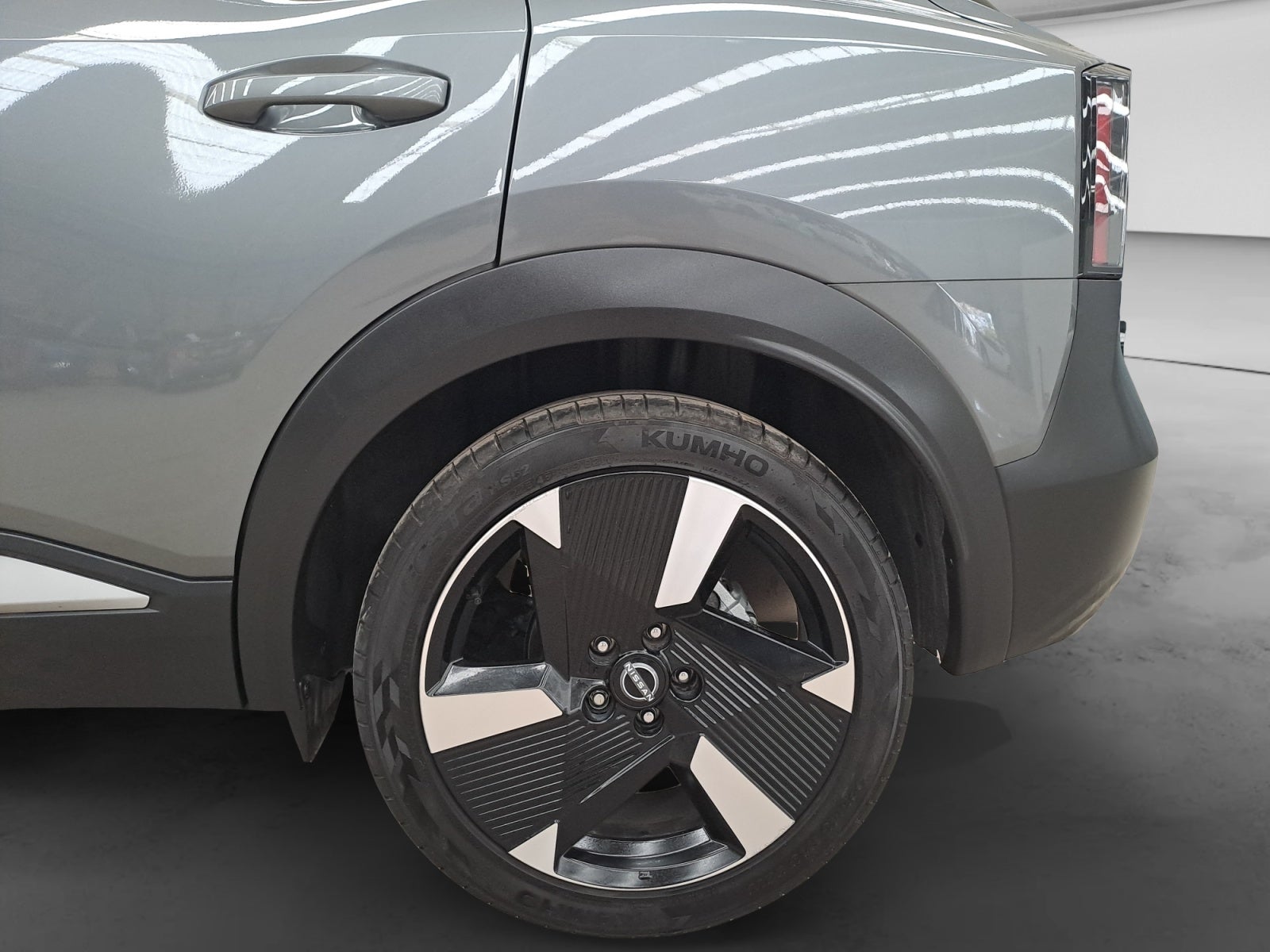 2025 Nissan KICKS ADVANCE CVT 25