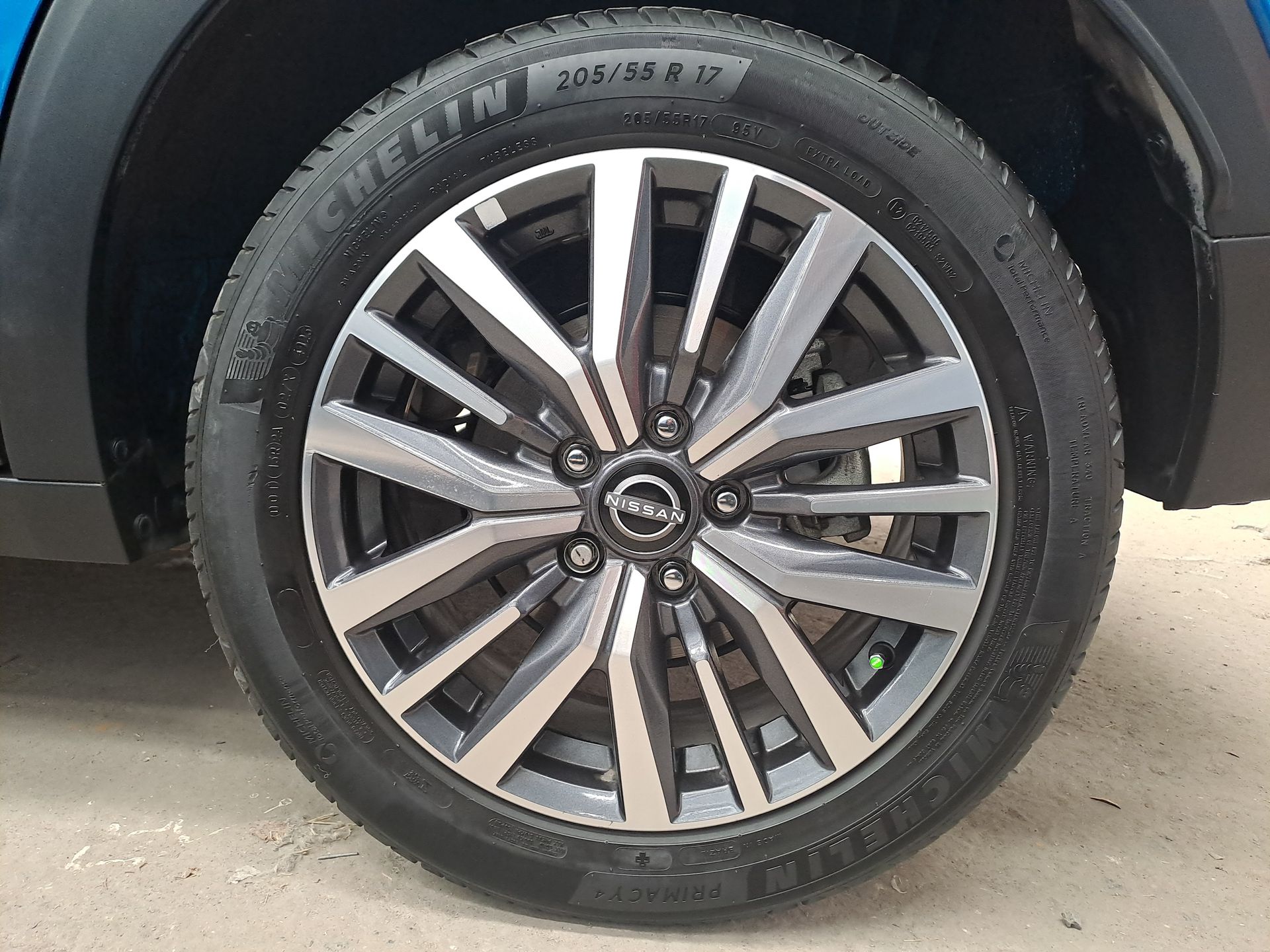2024 Nissan KICKS PLATINUM BI-TONO 1.6 LTS CVT 24