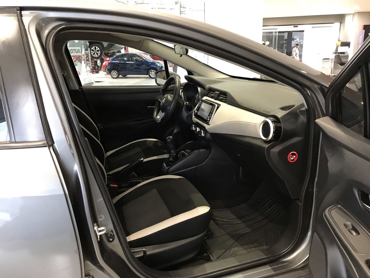 2022 Nissan VERSA ADVANCE MT 22