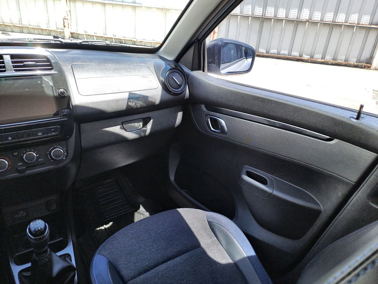 2024 RENAULT KWID ICONIC