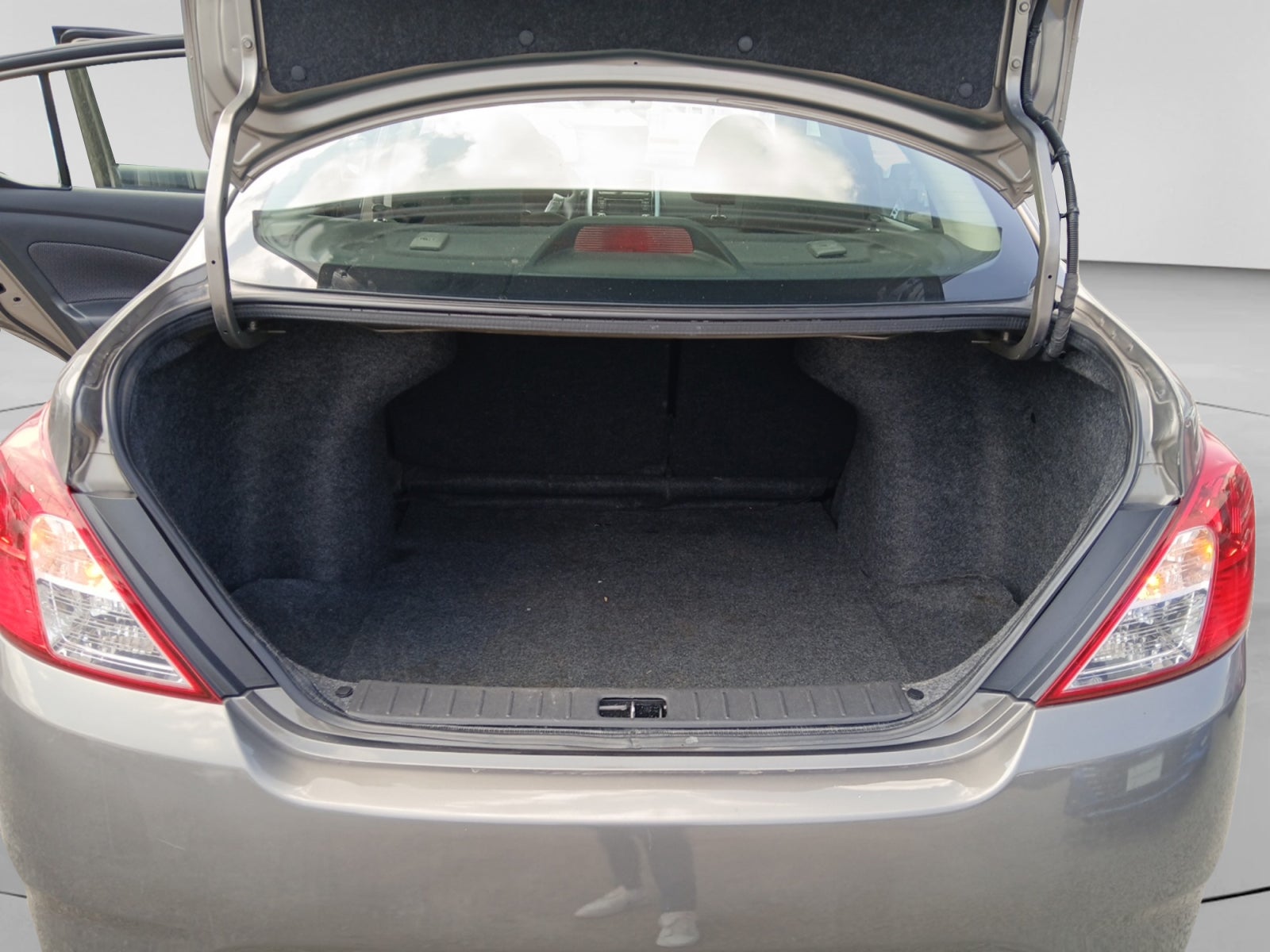 2018 Nissan VERSA ADVANCE MT AC