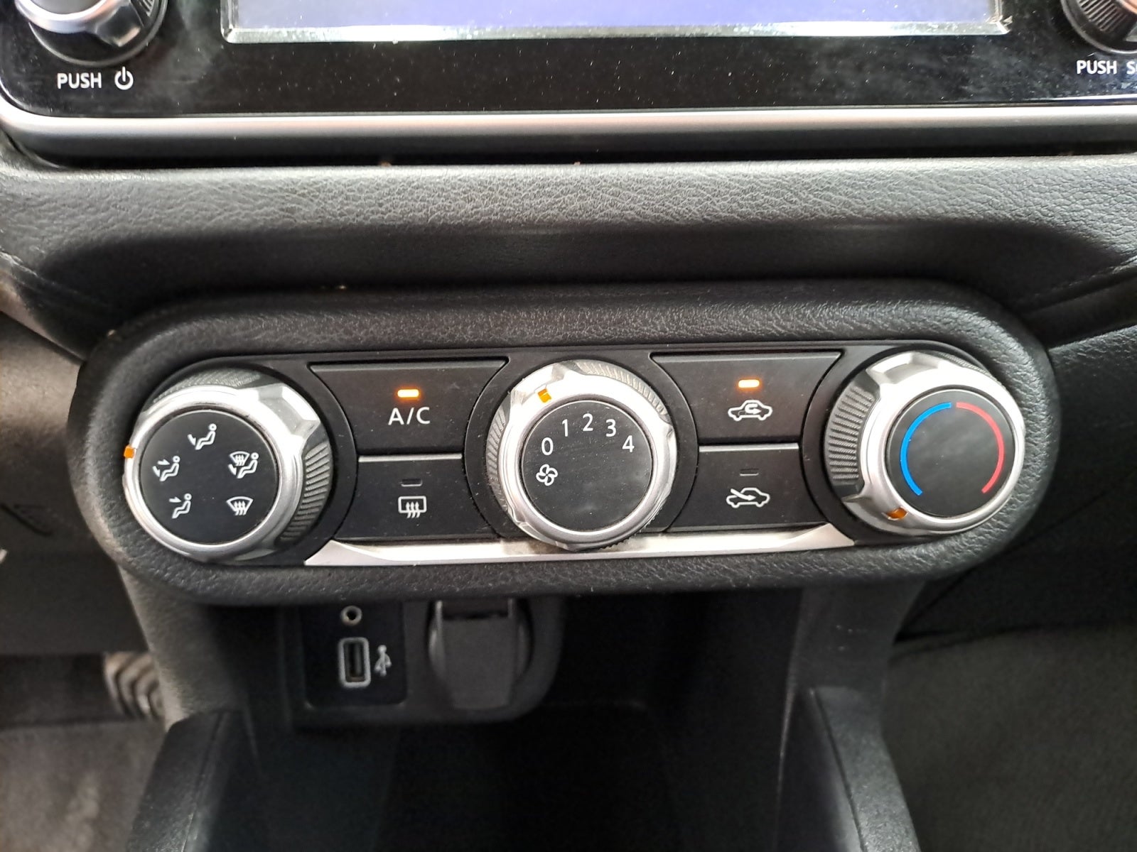 2024 Nissan VERSA SENSE MT 24