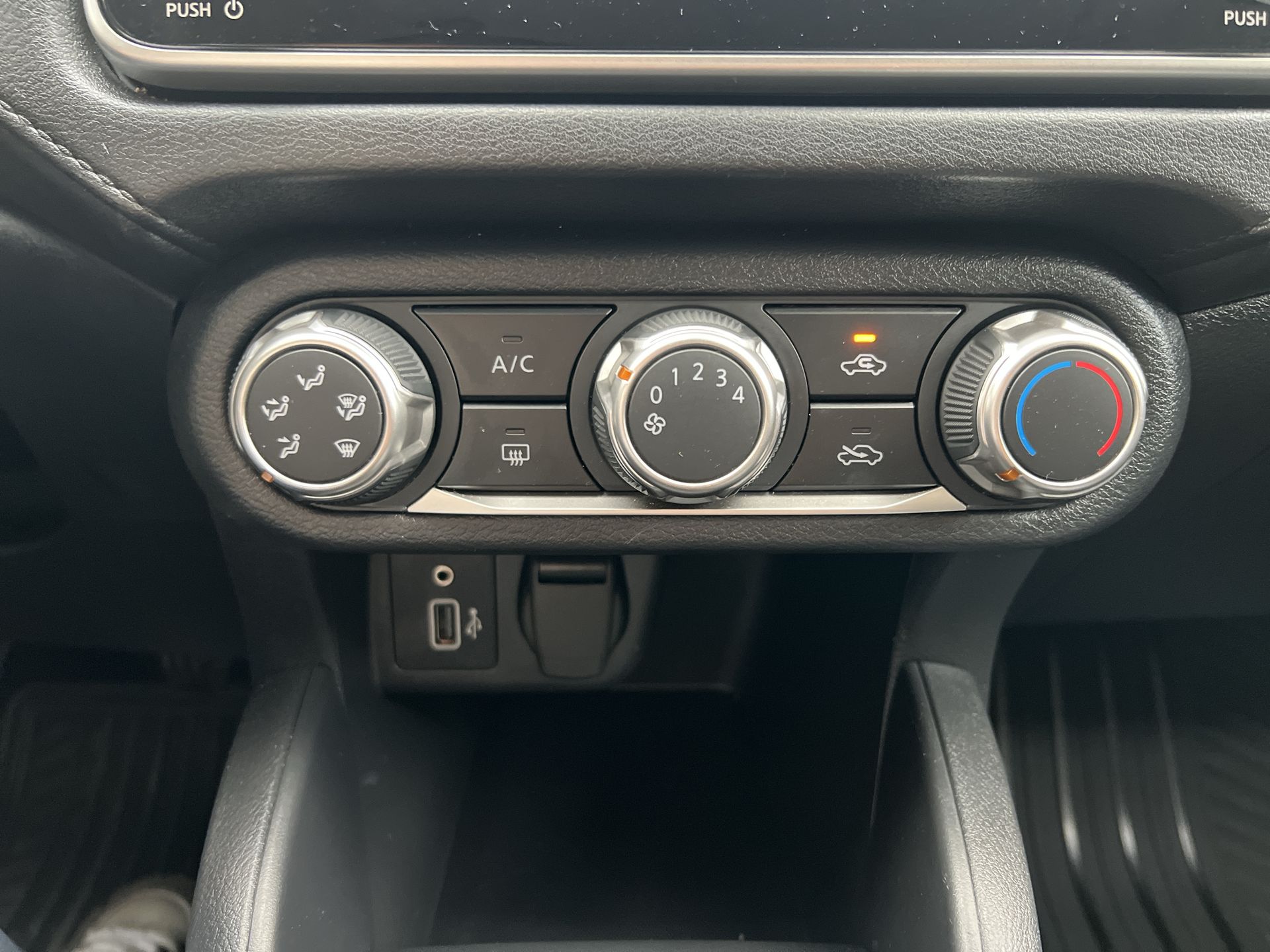 2024 Nissan VERSA SENSE MT 24