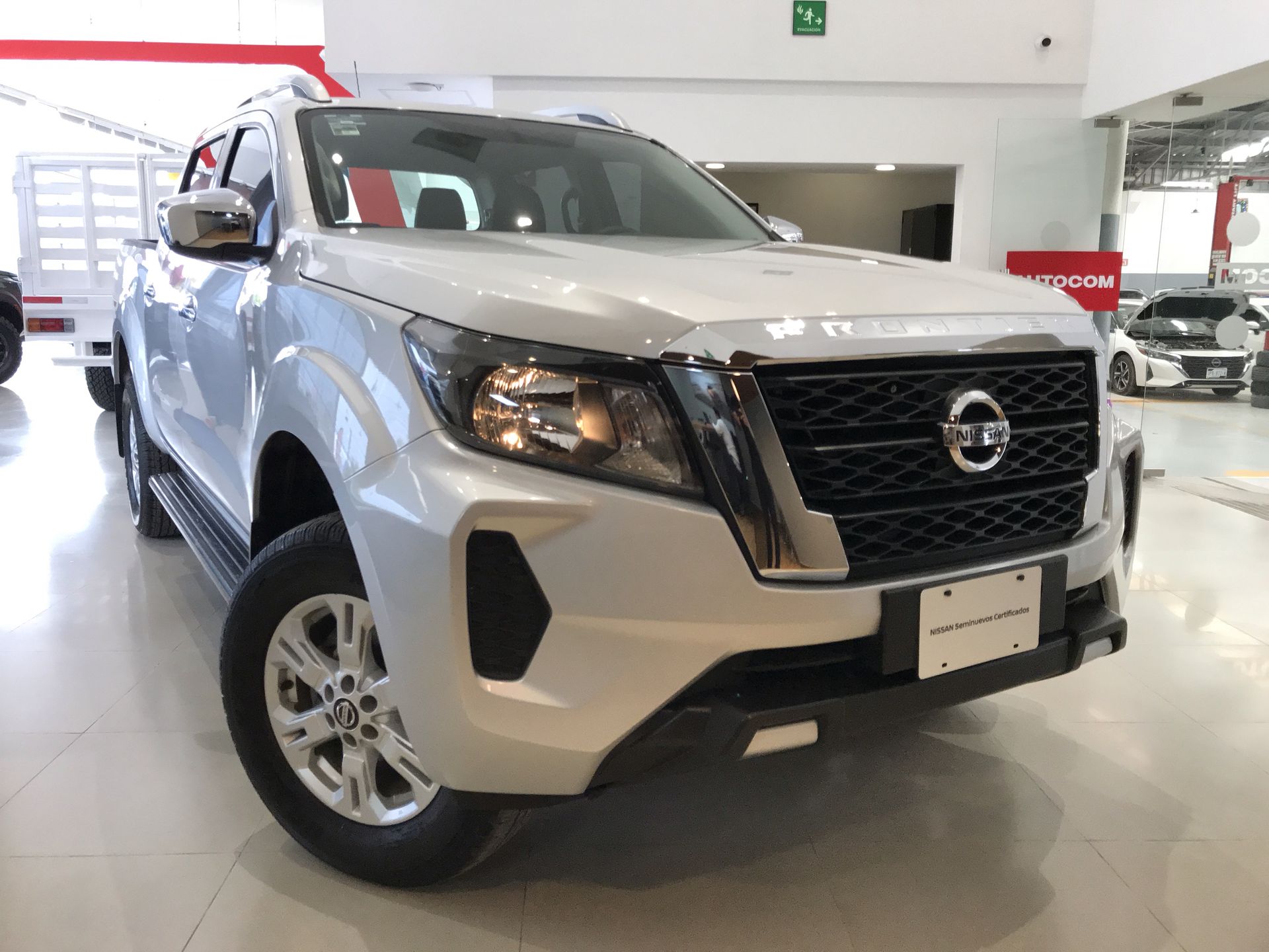 2021 Nissan FRONTIER LE TA 21