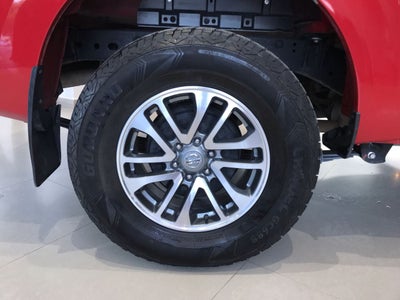 2020 Nissan NP300 DOBLE CABINA DOBLE CABINA SE TM AC PAQ SEG 6VEL