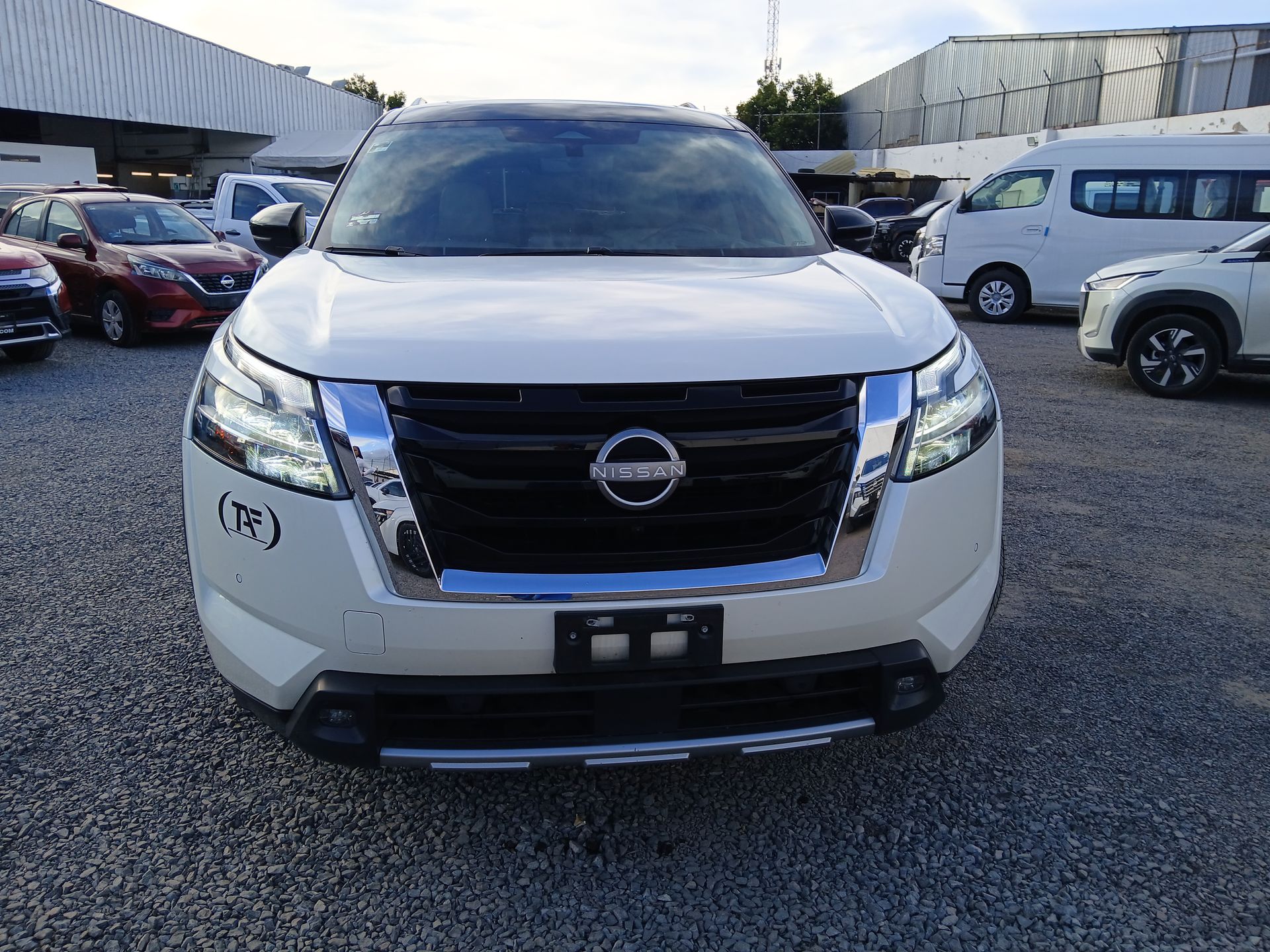2024 Nissan PATHFINDER PLATINUM 4WD 24