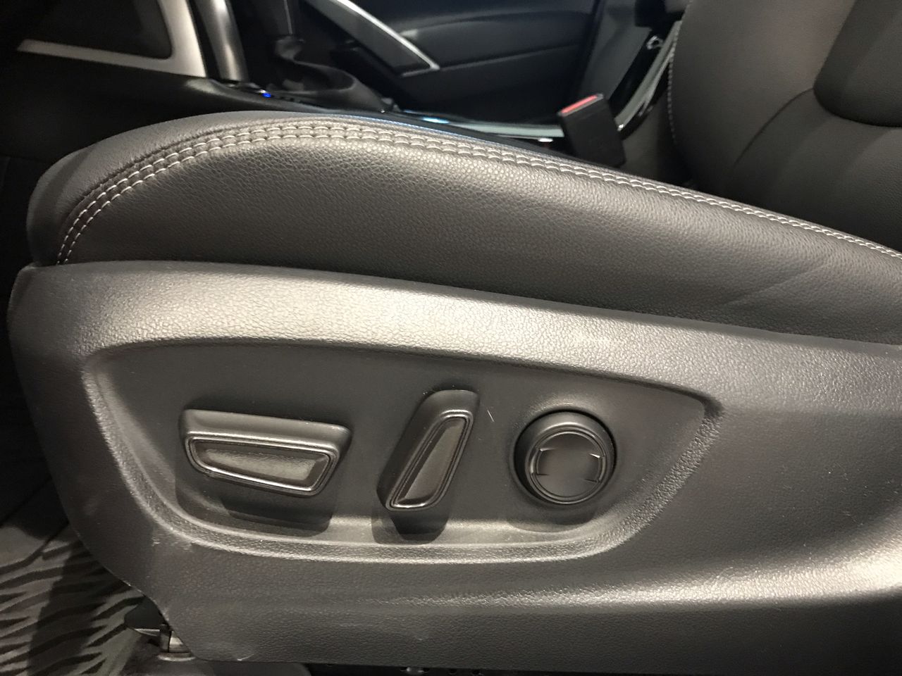 2025 Toyota COROLLA CROSS XLE CVT