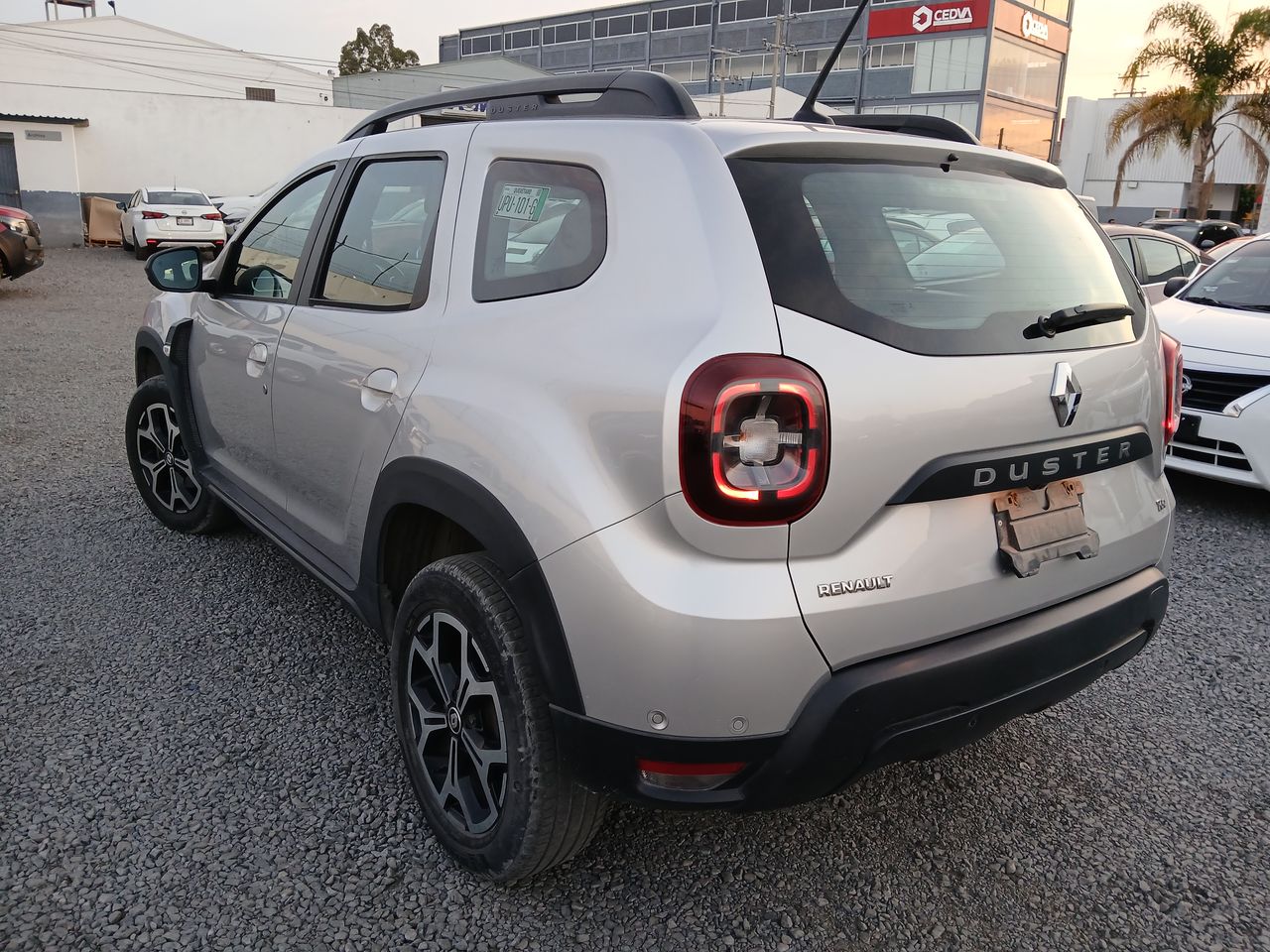 2023 RENAULT DUSTER ICONIC CVT