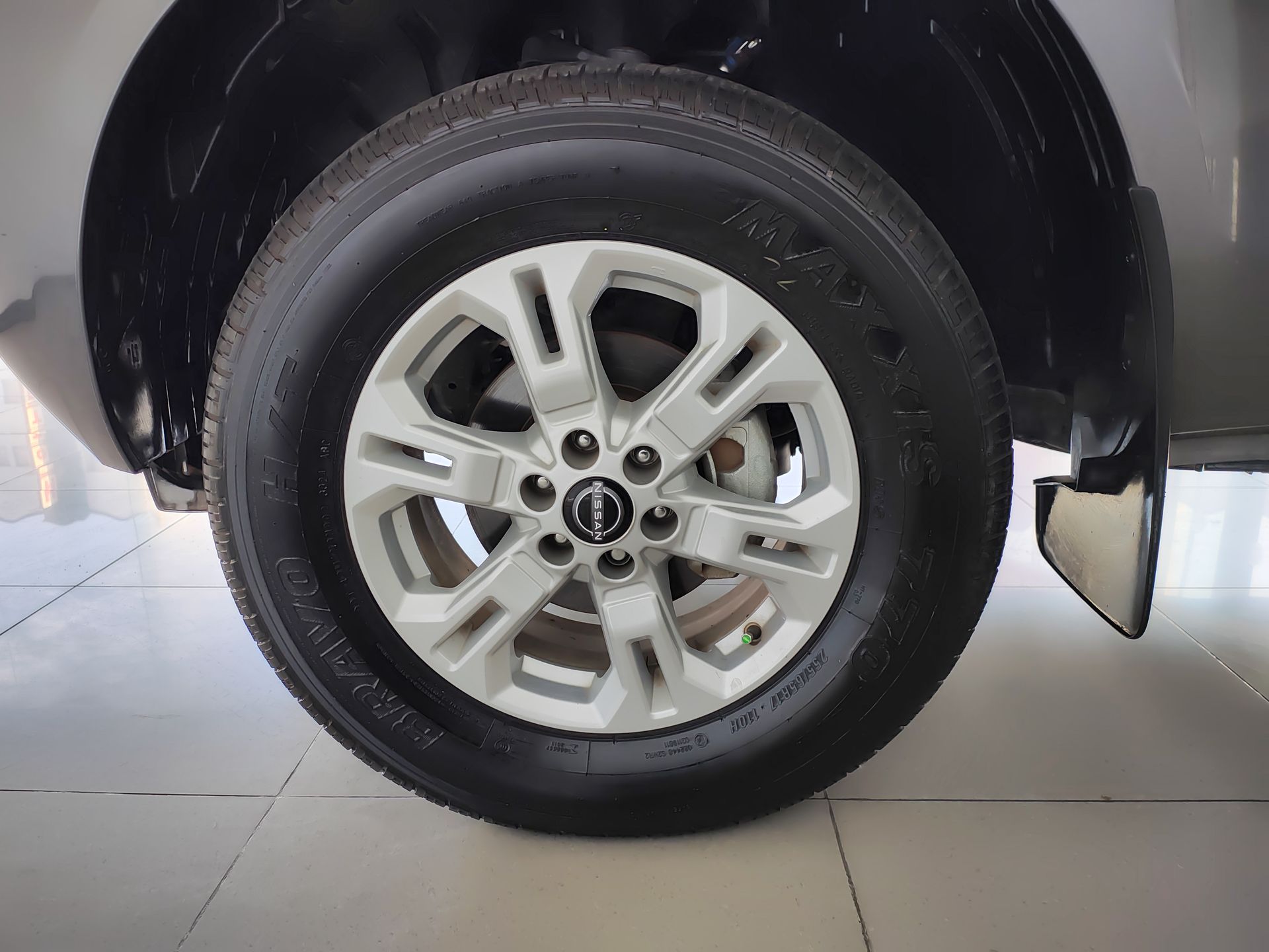 2024 Nissan FRONTIER FRONTIER XE TM 24