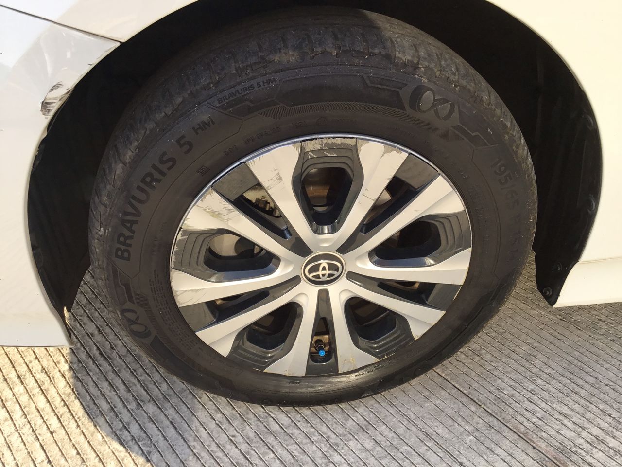 2020 Toyota PRIUS BASE