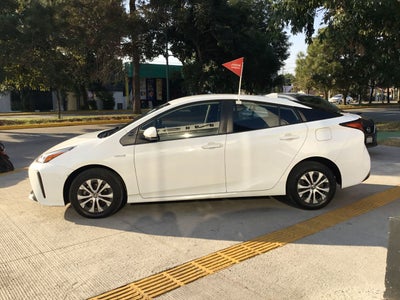2020 Toyota PRIUS BASE