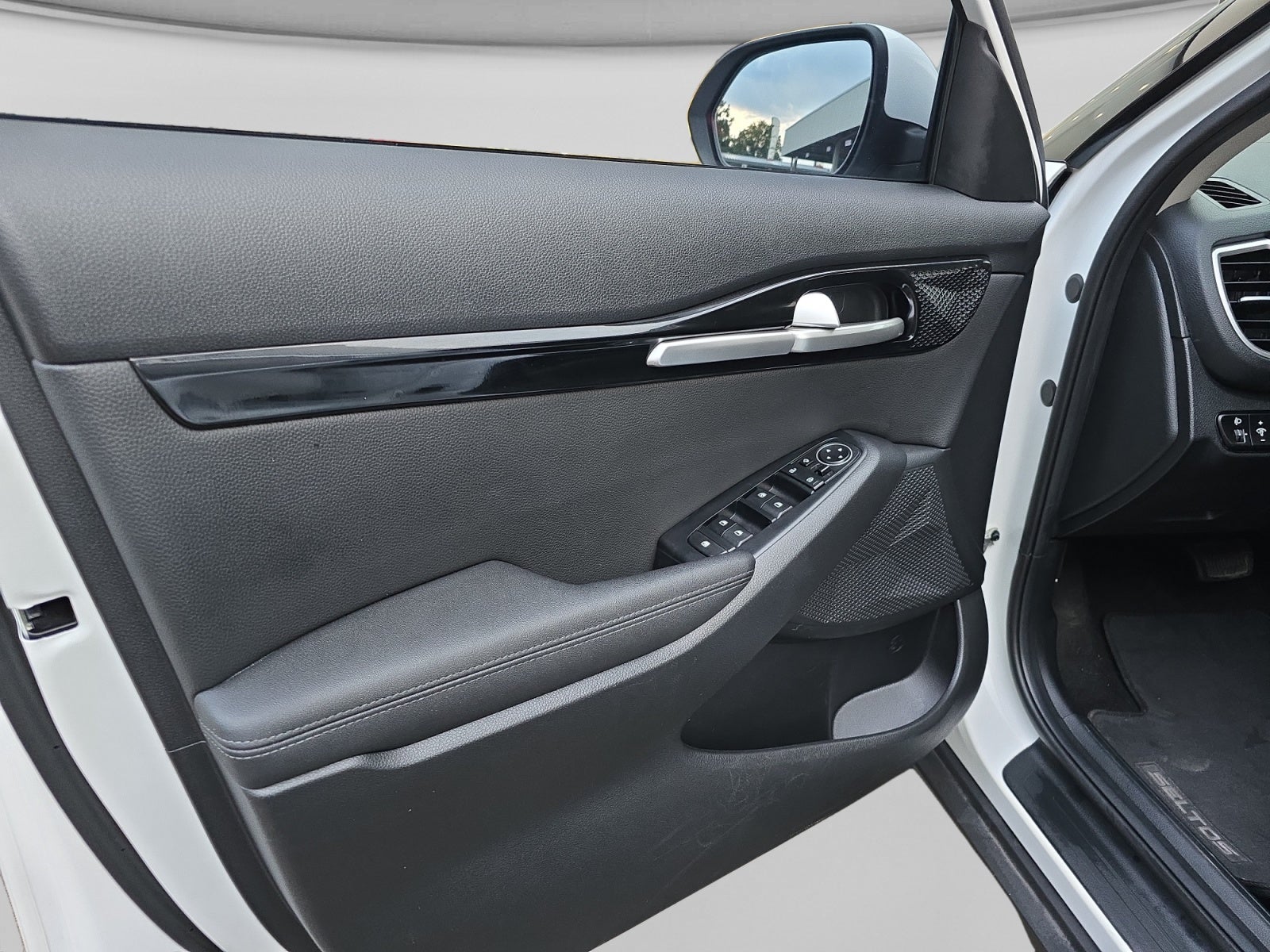 2023 Kia SELTOS SX