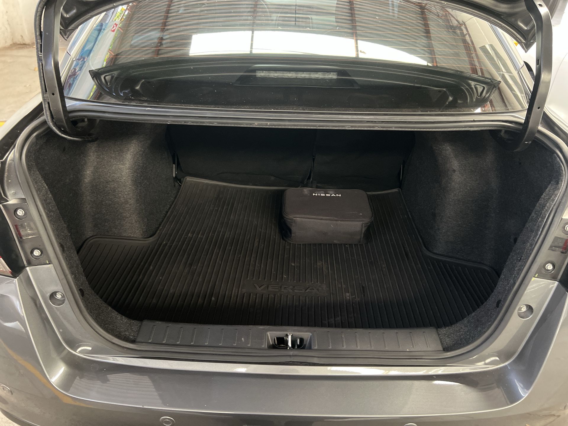2025 Nissan VERSA ADVANCE MT 25