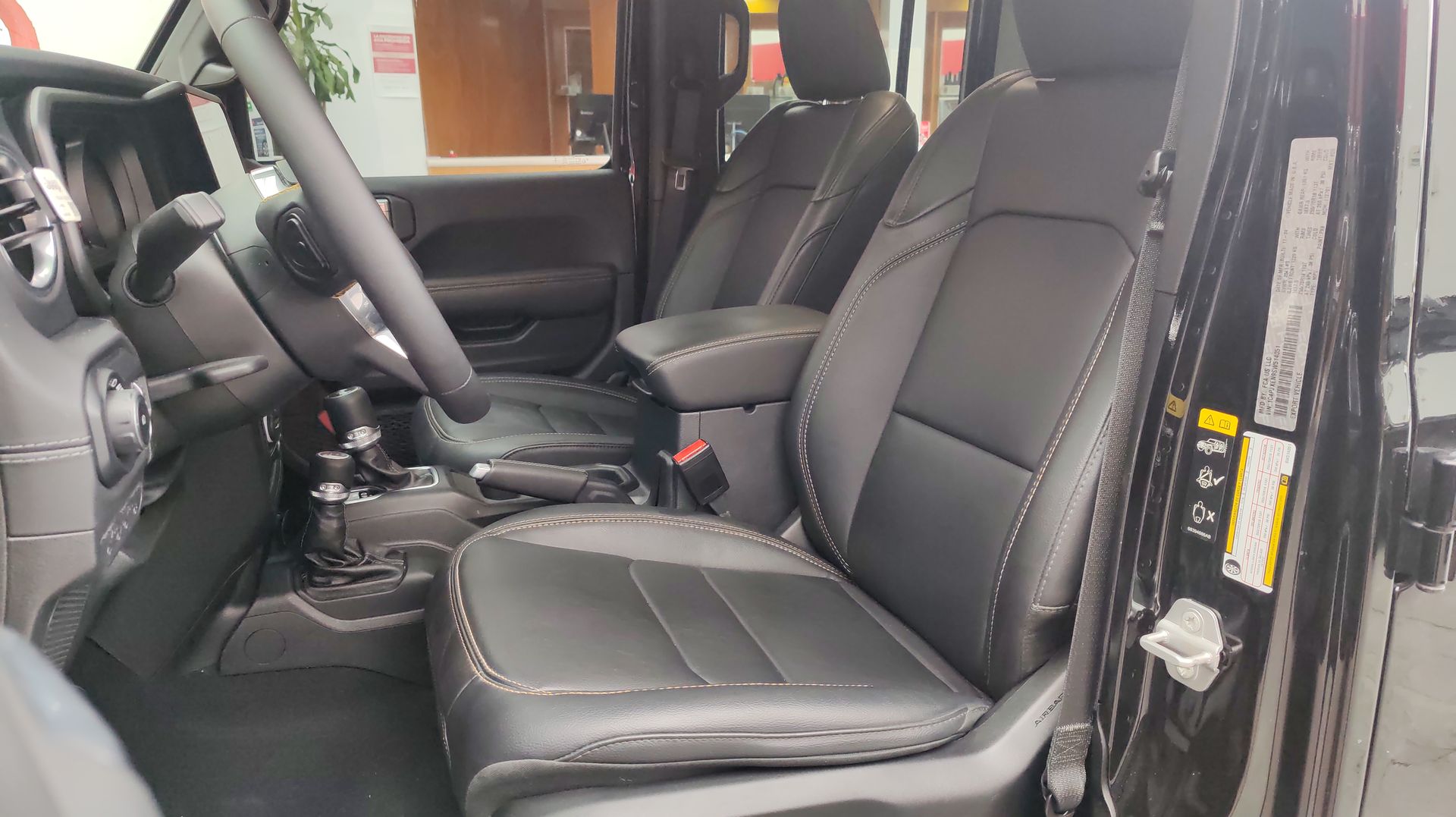 2025 Jeep WRANGLER UNLIMITED SAHARA PHEV TURBO 4XE