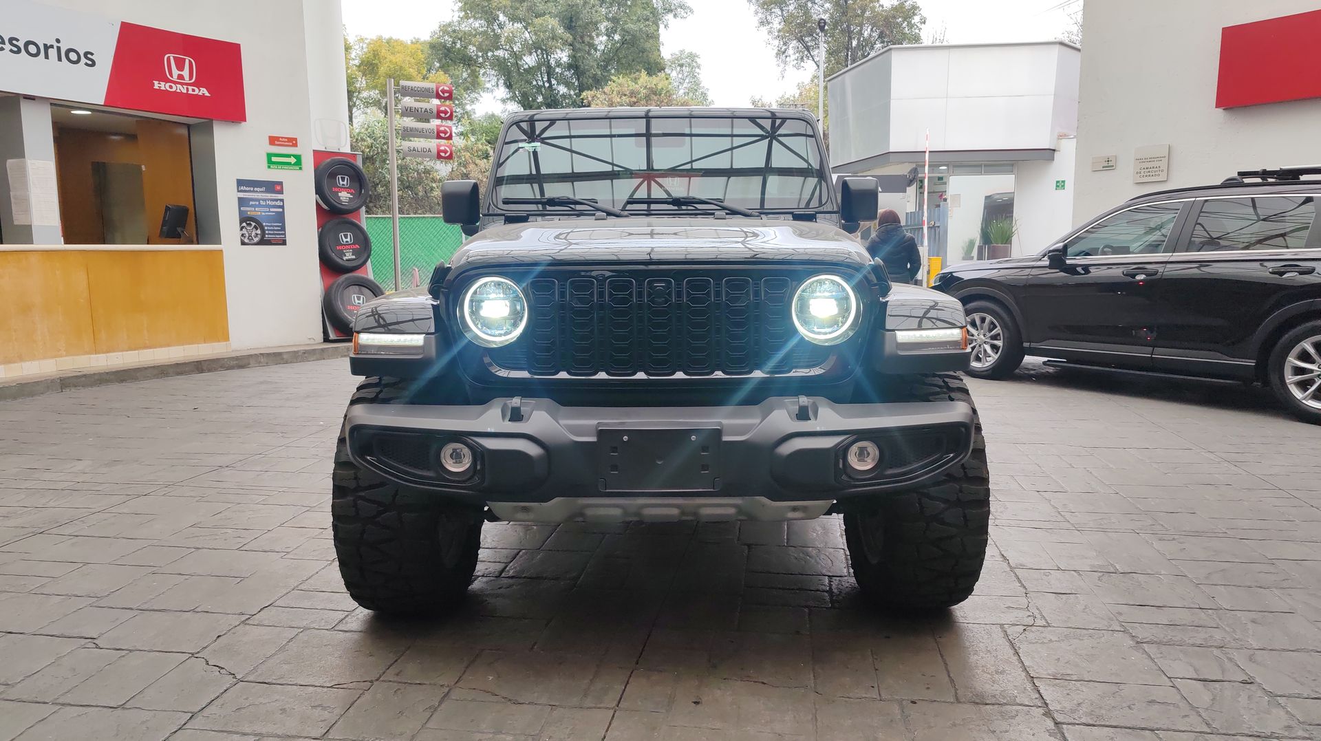 2025 Jeep WRANGLER UNLIMITED SAHARA PHEV TURBO 4XE