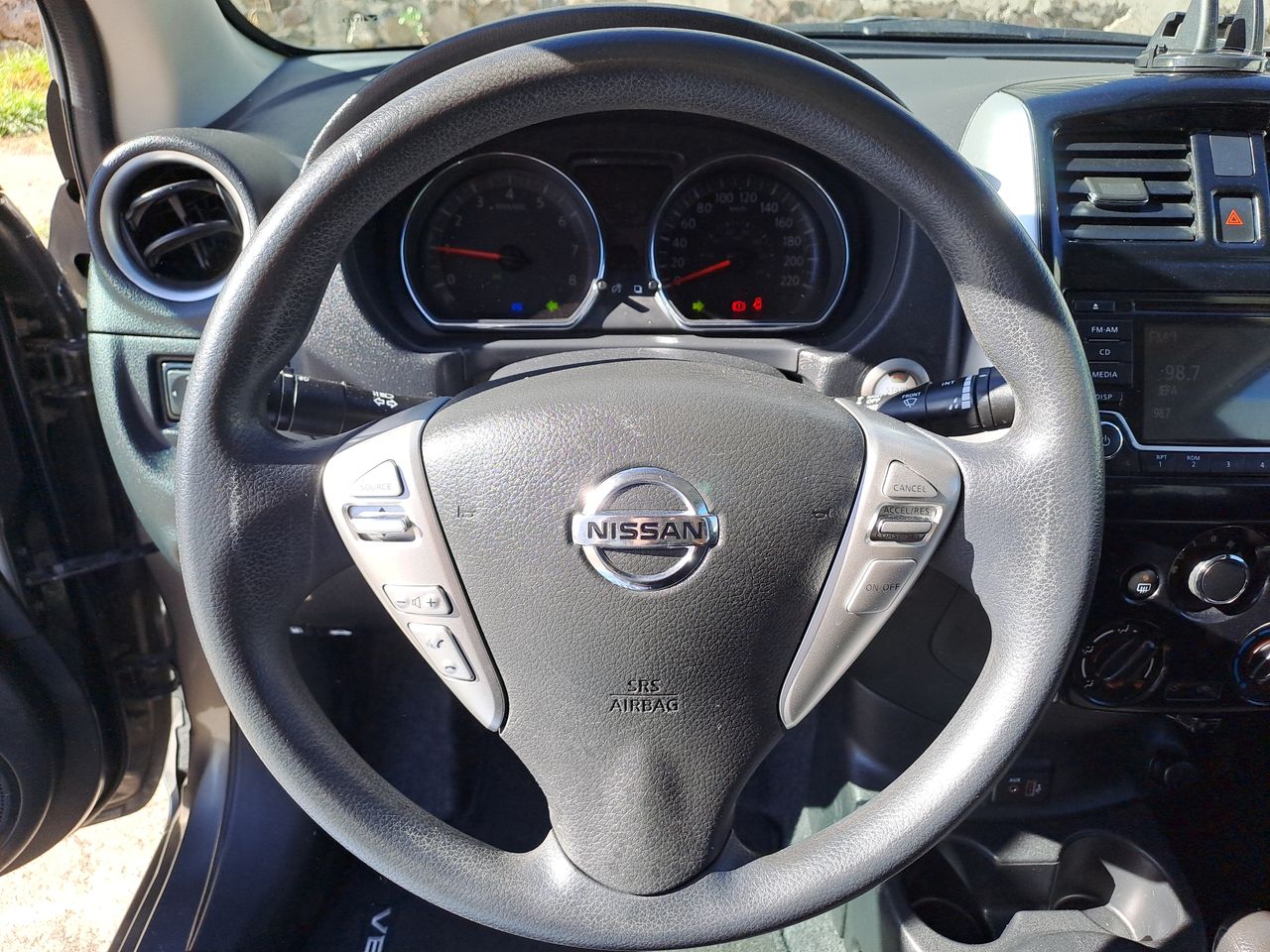 2018 Nissan VERSA ADVANCE MT AC
