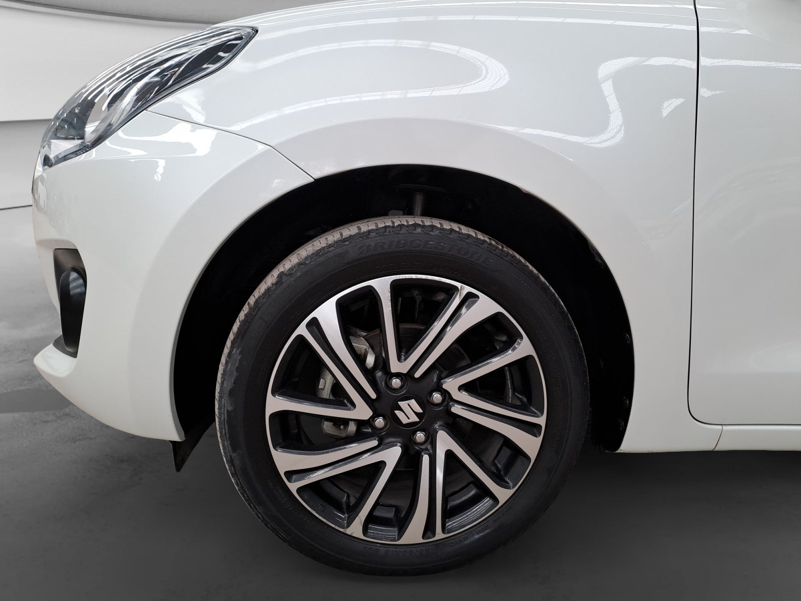 2022 SUZUKI SWIFT GLX 5MT