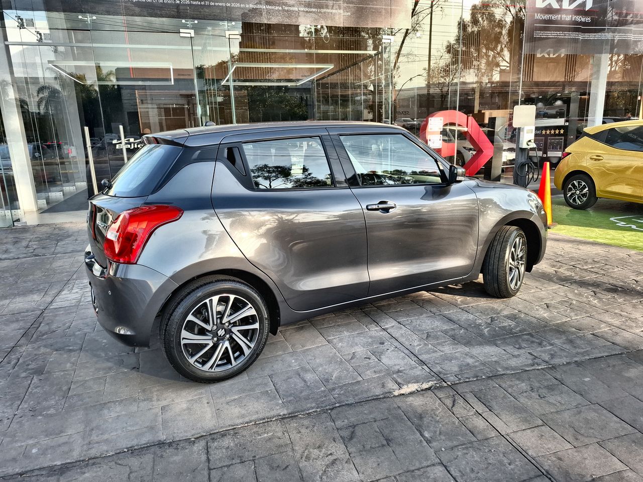 2023 SUZUKI SWIFT GLX CVT