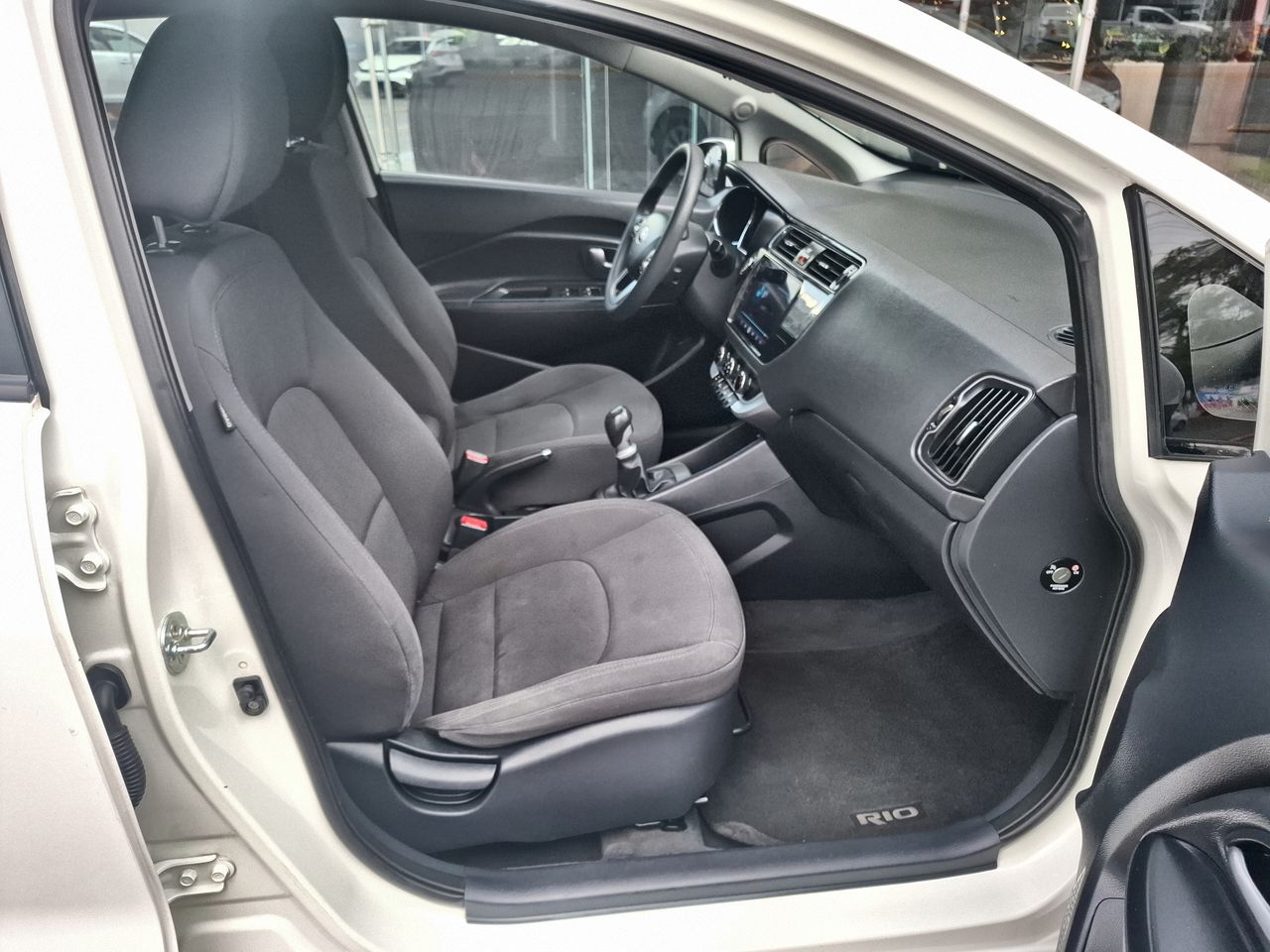 2017 Kia RIO EX HATCHBACK 1.6 MT