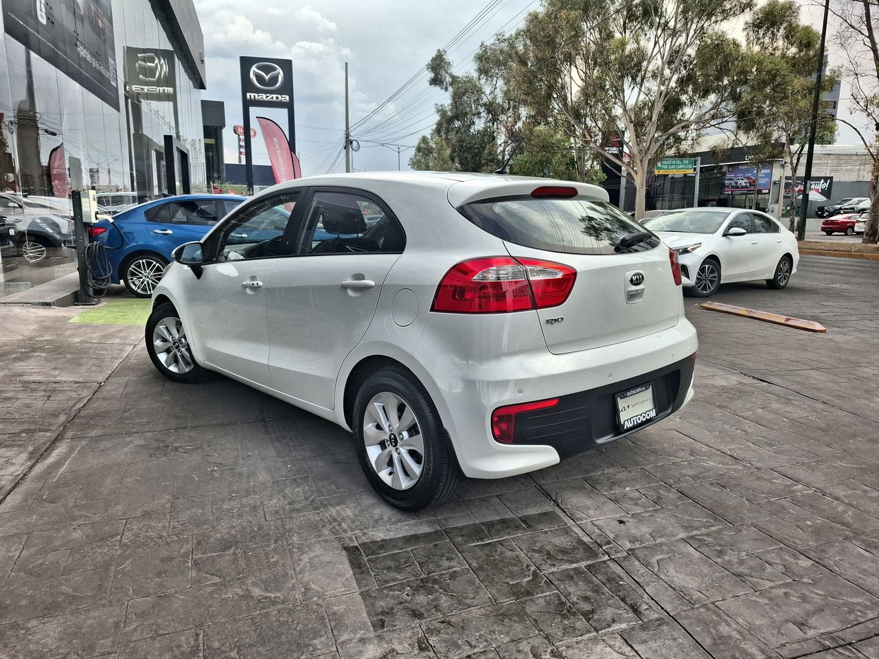 2017 Kia RIO EX HATCHBACK 1.6 MT