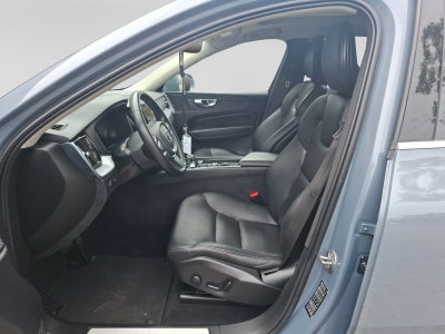 2022 Volvo XC60 MOMENTUM B5 AWD