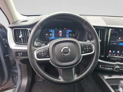 2022 Volvo XC60 MOMENTUM B5 AWD